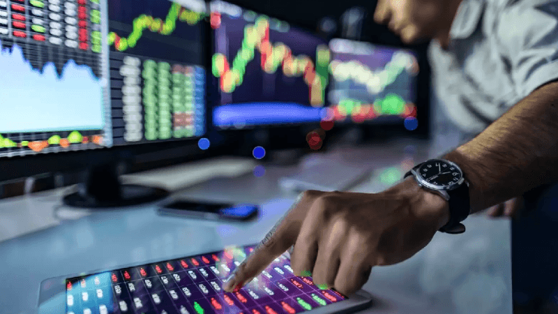 The Challenges of Online Investing